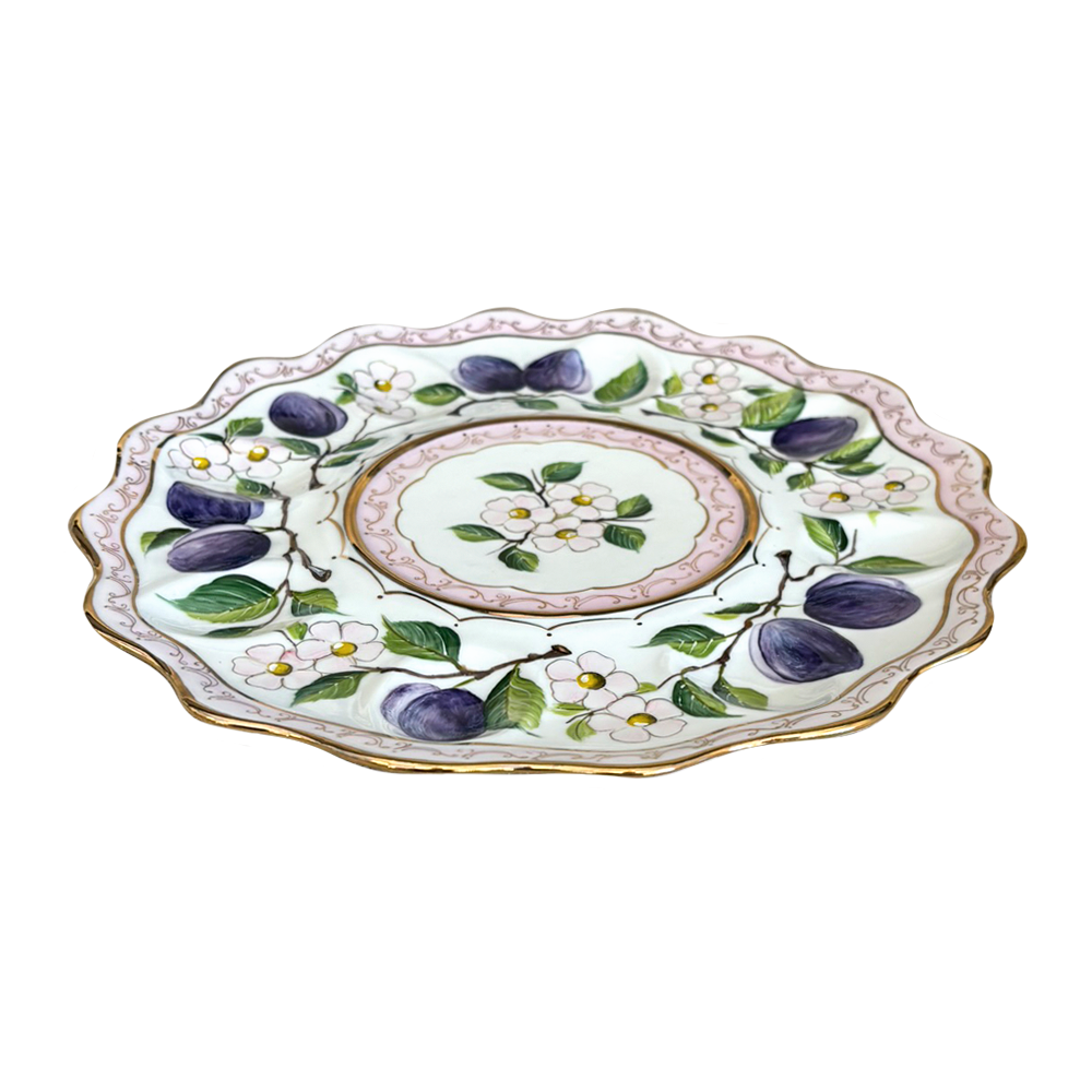 Тарелка для яиц в авторской росписи Устюхиной со сливами диаметр 27 см. Гжельский фарфоровый завод