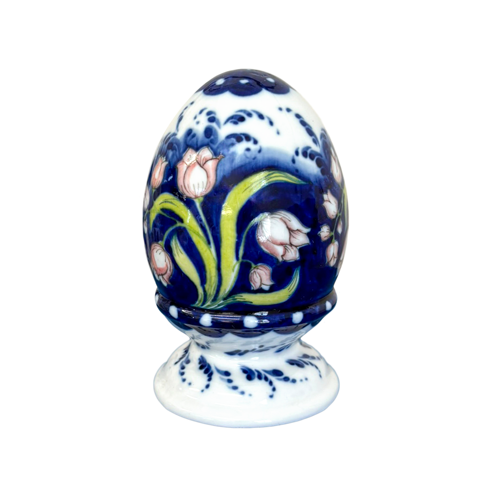 Яйцо сувенирное в росписи Косихиной с ландышами Гжельский фарфоровый завод