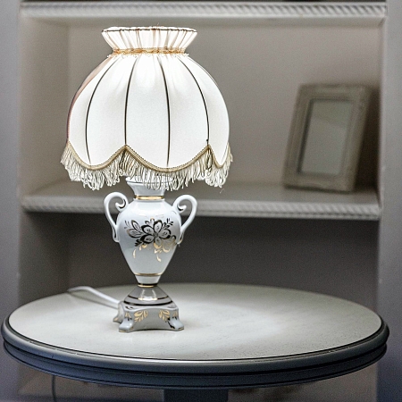 Настольная лампа Лидия (белье/золото) абажур Ретро белый мини
