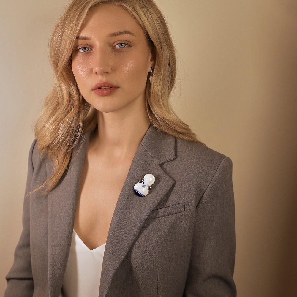 Брошь Неваляшка роспись бусы в платине из коллекции ГФЗ &amp;amp; Buylerika Ceramic Гжельский фарфоровый завод