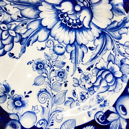 Тарелка столовая в авторской росписи Фэнтази Юлианы Косихиной диаметр 27 см. Гжельский фарфоровый завод