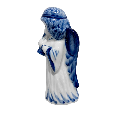 Скульптура Ангелок с дудочкой Гжельский фарфоровый завод